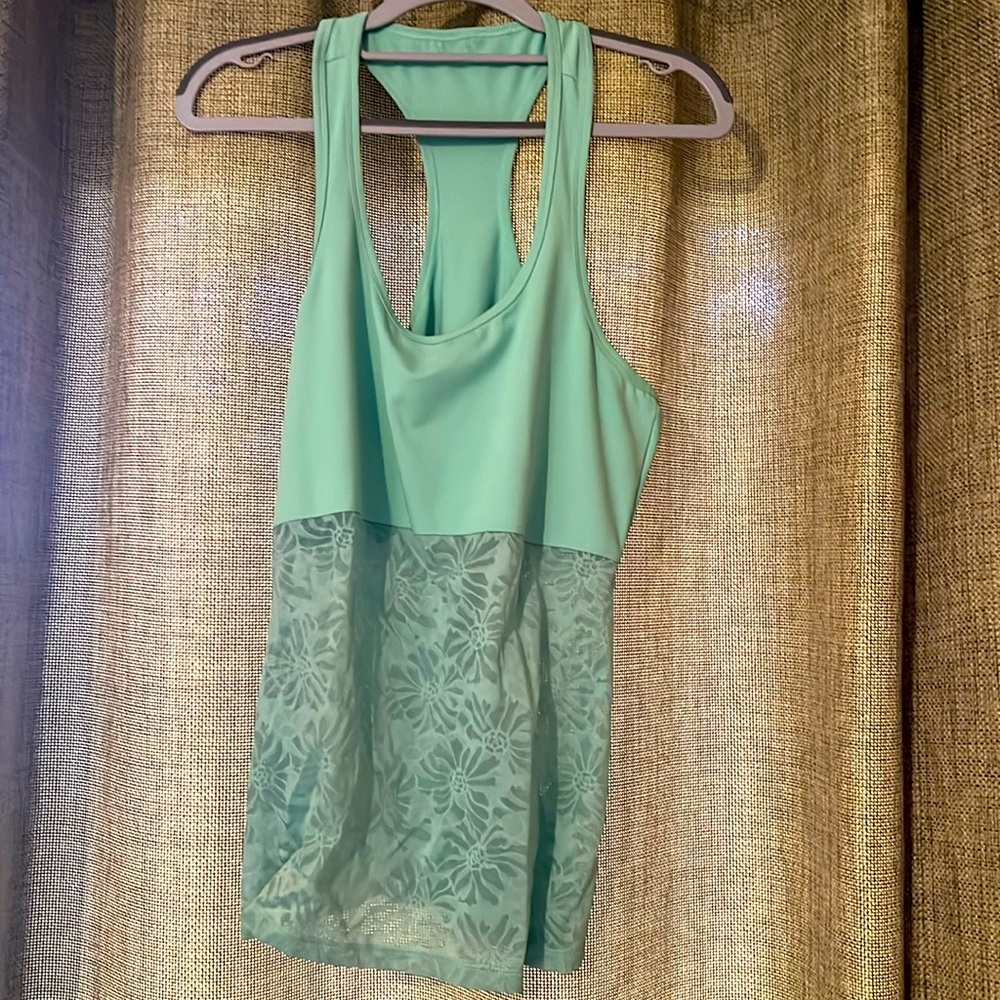 Fabletics top